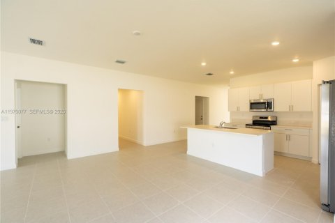 House in Miami, Florida 4 bedrooms № 2040661 - photo 21