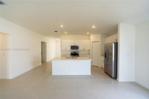 House in Miami, Florida 4 bedrooms № 2040661 - photo 22