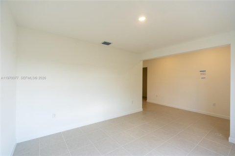 House in Miami, Florida 4 bedrooms № 2040661 - photo 6