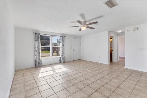 Casa en venta en Bradenton, Florida, 2 dormitorios, 118.17 m2 № 1909460 - foto 4