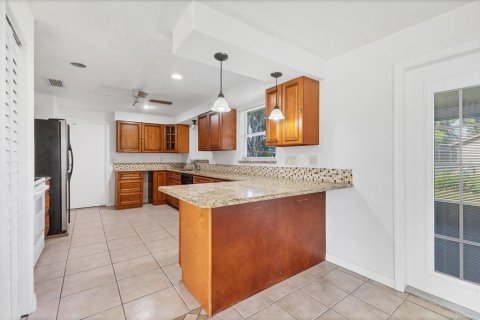 Casa en venta en Bradenton, Florida, 2 dormitorios, 118.17 m2 № 1909460 - foto 7