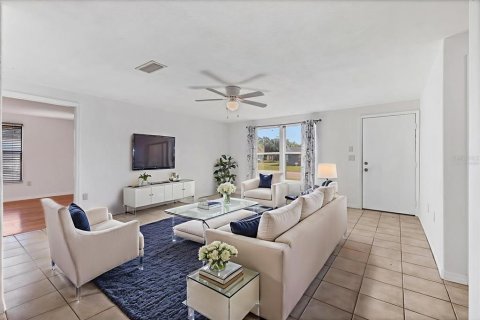 Casa en venta en Bradenton, Florida, 2 dormitorios, 118.17 m2 № 1909460 - foto 3