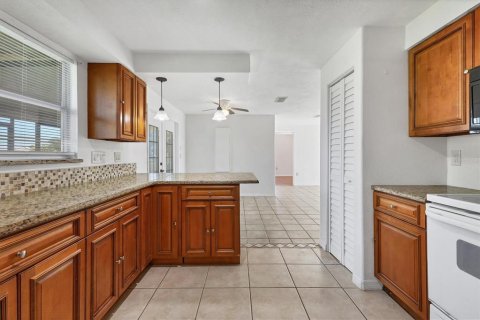 Casa en venta en Bradenton, Florida, 2 dormitorios, 118.17 m2 № 1909460 - foto 10