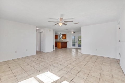 Casa en venta en Bradenton, Florida, 2 dormitorios, 118.17 m2 № 1909460 - foto 5