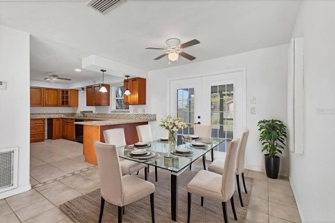 Casa en venta en Bradenton, Florida, 2 dormitorios, 118.17 m2 № 1909460 - foto 13