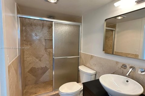 Condo in Miami Beach, Florida, 1 bedroom  № 1860621 - photo 7