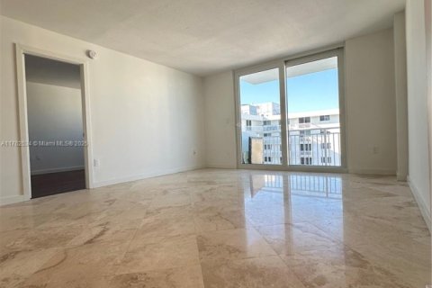 Condo in Miami Beach, Florida, 1 bedroom  № 1860621 - photo 4