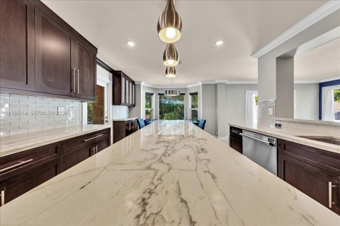 Купить виллу или дом в Паркленд, Флорида 4 спальни, 234.67м2, № 1997190 - фото 16