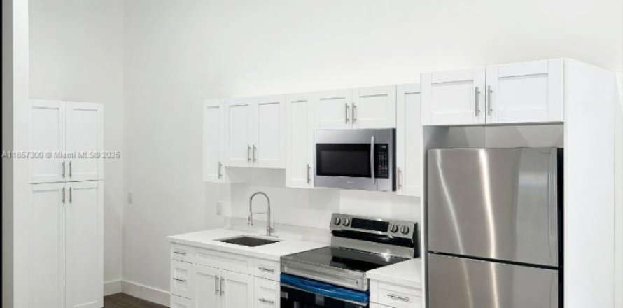 Villa ou maison à Miami, Floride 2 chambres, 260.59 m2 № 2014746