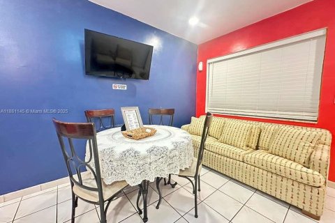 Apartamento en alquiler en Miami, Florida, 2 dormitorios, 74.32 m2 № 2060081 - foto 10