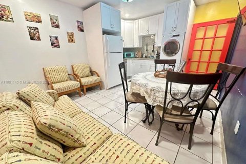 Apartamento en alquiler en Miami, Florida, 2 dormitorios, 74.32 m2 № 2060081 - foto 9