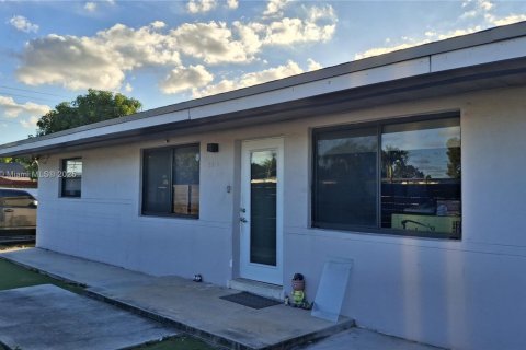 Casa en Miami, Florida 3 dormitorios, 108.42 m2 № 2082533