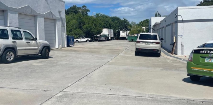 Commercial property in Fort Lauderdale, Florida № 994285