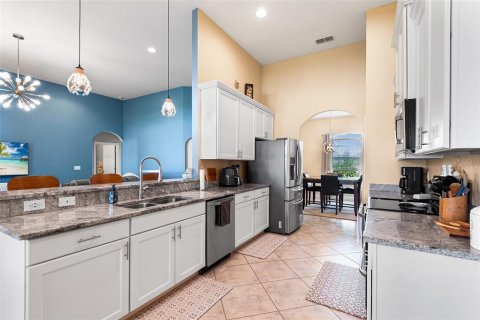 House in Auburndale, Florida 4 bedrooms, 223.24 sq.m. № 1883032 - photo 15