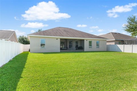 House in Auburndale, Florida 4 bedrooms, 223.24 sq.m. № 1883032 - photo 4