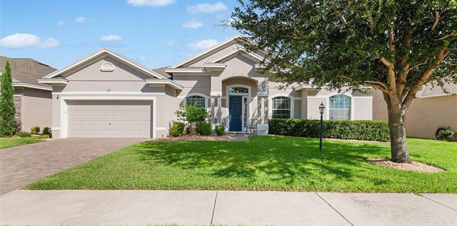 House in Auburndale, Florida 4 bedrooms, 223.24 sq.m. № 1883032