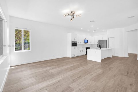 Casa en alquiler en Weston, Florida, 4 dormitorios, 229.84 m2 № 2058109 - foto 19