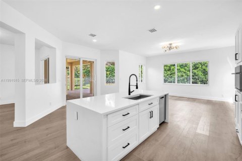 Casa en alquiler en Weston, Florida, 4 dormitorios, 229.84 m2 № 2058109 - foto 14