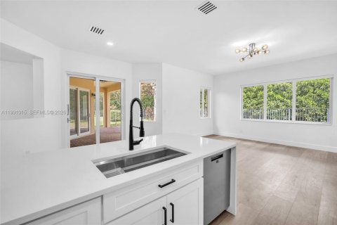 Casa en alquiler en Weston, Florida, 4 dormitorios, 229.84 m2 № 2058109 - foto 18