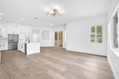 Casa en alquiler en Weston, Florida, 4 dormitorios, 229.84 m2 № 2058109 - foto 20