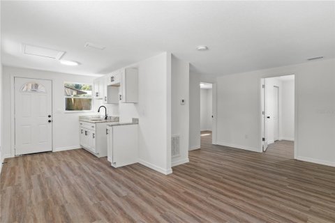 Immobilier commercial à vendre à Crystal River, Floride: 61.97 m2 № 2427180 - photo 6