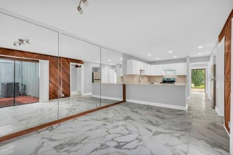 Adosado en venta en Winter Haven, Florida, 3 dormitorios, 186.18 m2 № 2232856 - foto 4