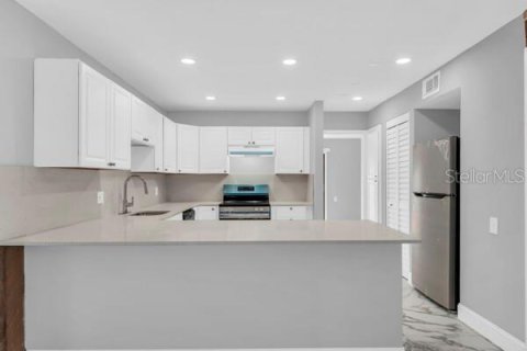 Adosado en venta en Winter Haven, Florida, 3 dormitorios, 186.18 m2 № 2232856 - foto 7