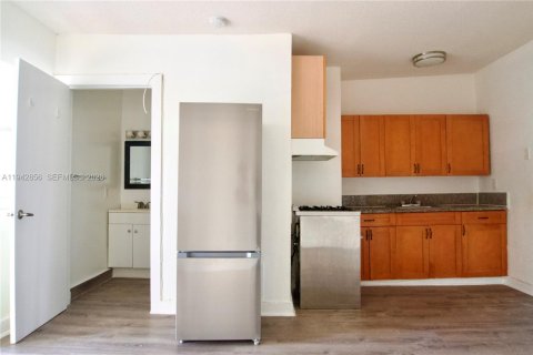 Apartment in Miami, Florida 1 bedroom № 1999420 - photo 8