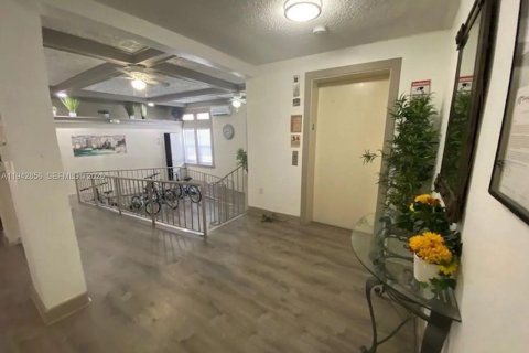 Apartment in Miami, Florida 1 bedroom № 1999420 - photo 14