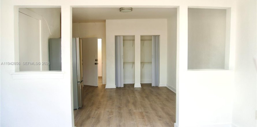 Apartment in Miami, Florida 1 bedroom № 1999420