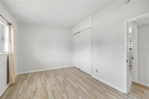 House in Tampa, Florida 3 bedrooms, 98.66 sq.m. № 2223318 - photo 24