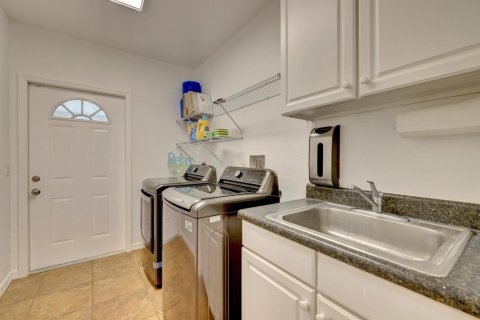 Villa ou maison à vendre à St. Lucie, Floride: 4 chambres, 246.01 m2 № 2081800 - photo 17