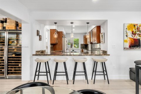 Villa ou maison à vendre à Miami, Floride: 4 chambres, 214.42 m2 № 1944187 - photo 12