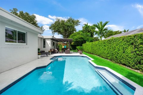 Villa ou maison à vendre à Miami, Floride: 4 chambres, 214.42 m2 № 1944187 - photo 28