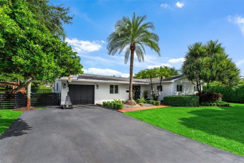 Villa ou maison à vendre à Miami, Floride: 4 chambres, 214.42 m2 № 1944187 - photo 2