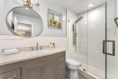 Villa ou maison à vendre à Miami, Floride: 4 chambres, 214.42 m2 № 1944187 - photo 18