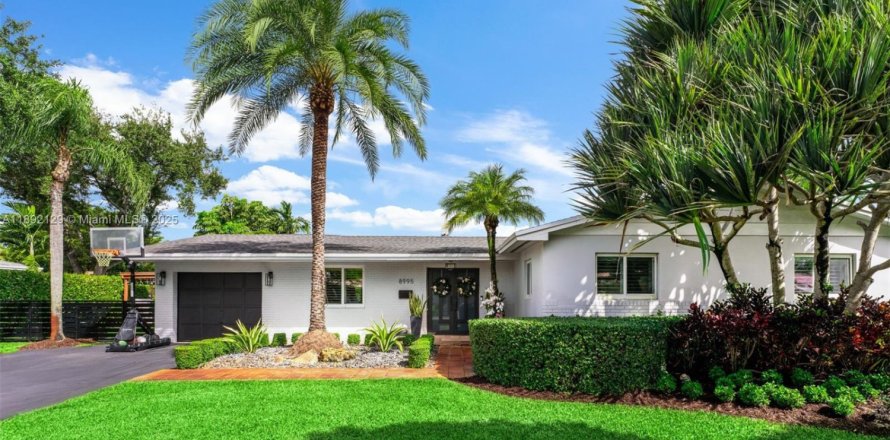 Villa ou maison à Miami, Floride 4 chambres, 214.42 m2 № 1944187