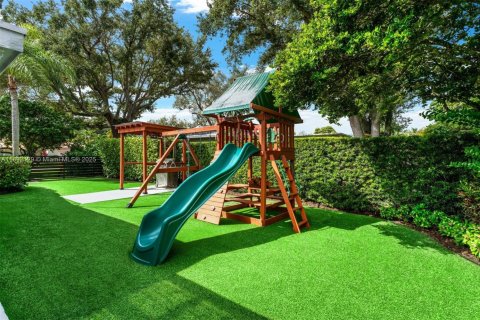 Villa ou maison à vendre à Miami, Floride: 4 chambres, 214.42 m2 № 1944187 - photo 29