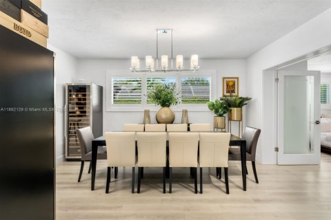 Villa ou maison à vendre à Miami, Floride: 4 chambres, 214.42 m2 № 1944187 - photo 8