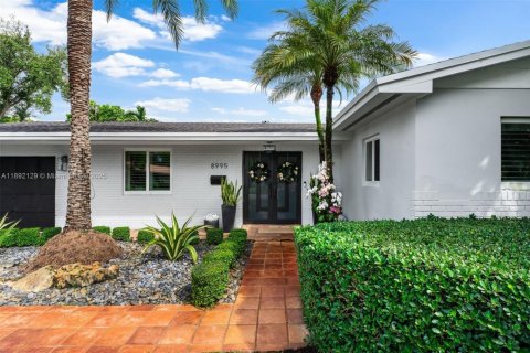 Villa ou maison à vendre à Miami, Floride: 4 chambres, 214.42 m2 № 1944187 - photo 3