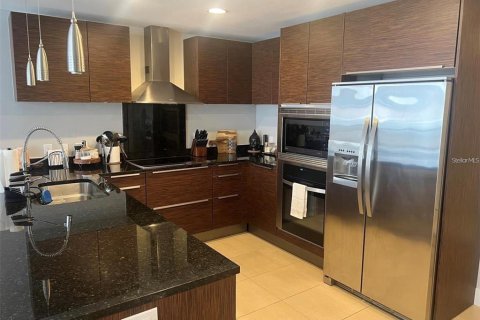 Copropriété à louer à Saint Petersburg, Floride: 1 chambre, 85.01 m2 № 2102089 - photo 2