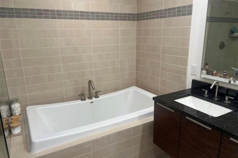 Copropriété à louer à Saint Petersburg, Floride: 1 chambre, 85.01 m2 № 2102089 - photo 8
