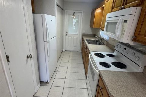 Apartamento en alquiler en Belleview, Florida, 2 dormitorios, 74.32 m2 № 1869548 - foto 5