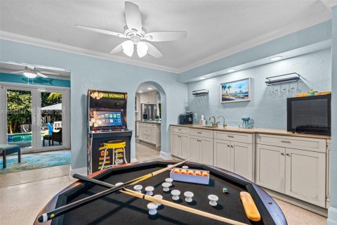 House in Dania Beach, Florida 3 bedrooms, 231.88 sq.m. № 1991143 - photo 9