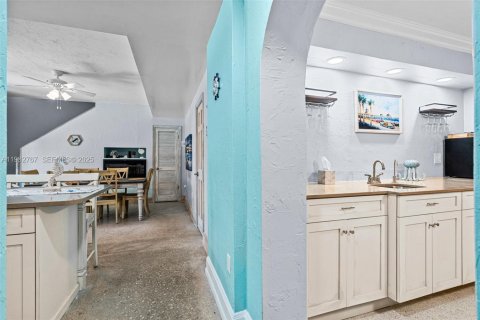 House in Dania Beach, Florida 3 bedrooms, 231.88 sq.m. № 1991143 - photo 28