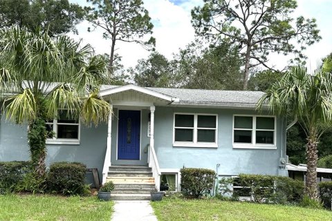 House in DeLand, Florida 4 bedrooms, 183.57 sq.m. № 1885486 - photo 1