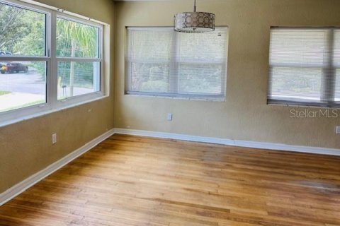 House in DeLand, Florida 4 bedrooms, 183.57 sq.m. № 1885486 - photo 10
