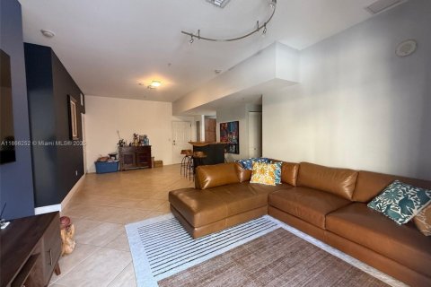 Condo in Miami, Florida, 2 bedrooms № 1897445 - photo 5