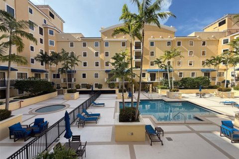 Condo in Miami, Florida, 2 bedrooms № 1897445 - photo 23