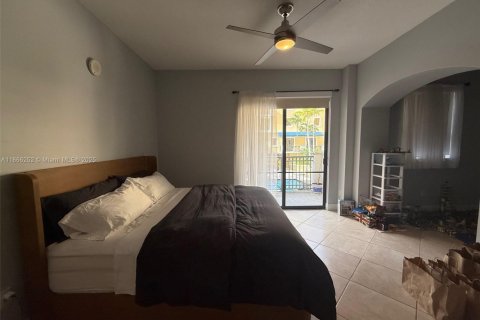 Condo in Miami, Florida, 2 bedrooms № 1897445 - photo 15